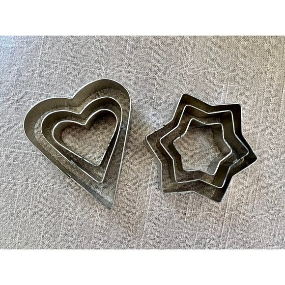 Set of 6 Vintage Aluminum Cookie Cutters- 3 Heart and 3 Hexagram Star - Picture 1 of 9